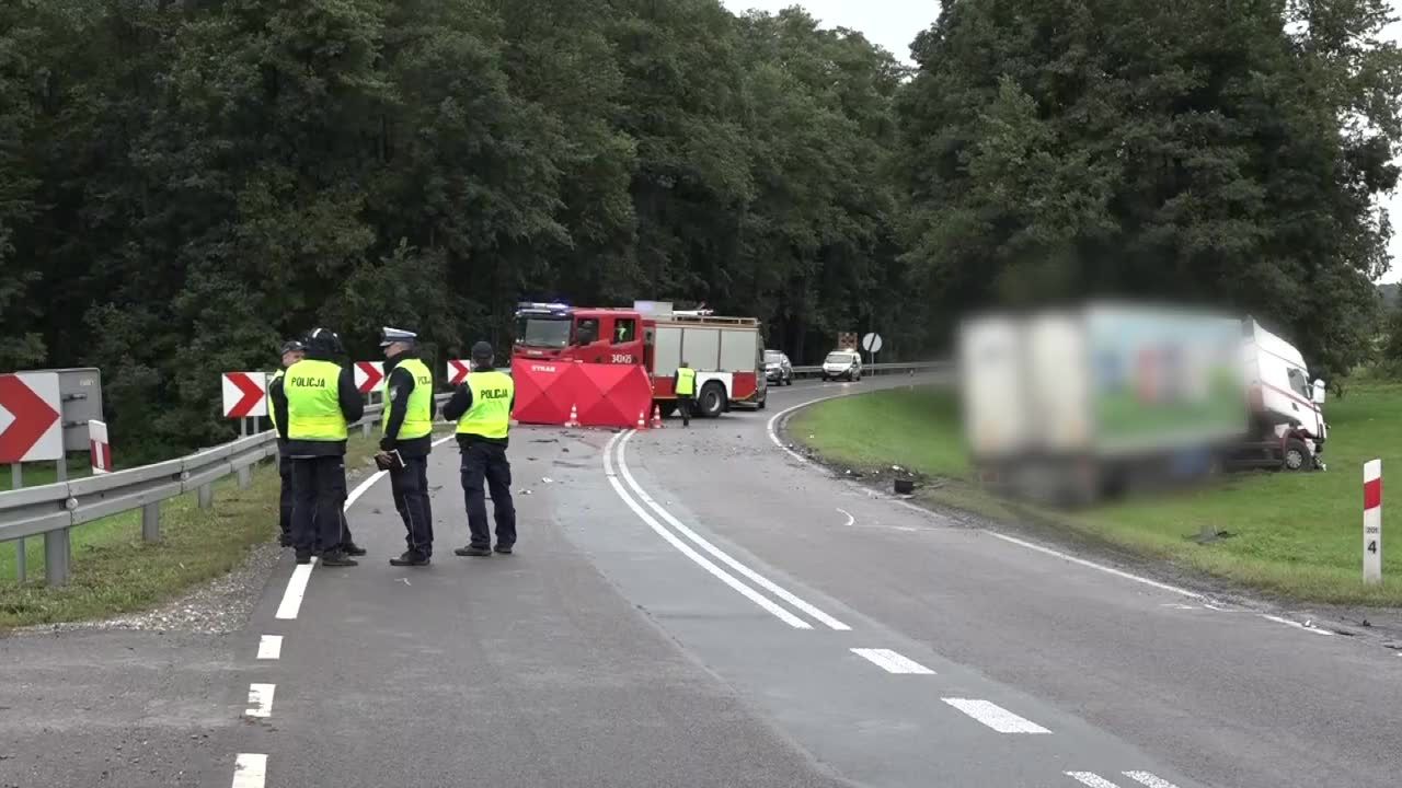 “Zakleszczony kierowca bez funkcji życiowych”. Śmiertelny wypadek w Łukowisku na Lubelszczyźnie.