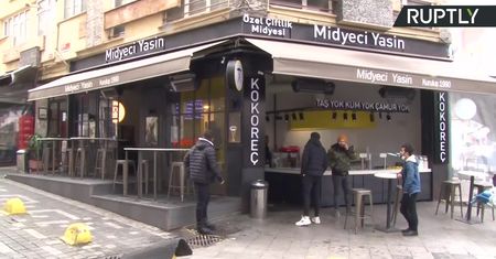 Restauracje w Turcji zostaną otwarte. Maksymalnie połowa gości.