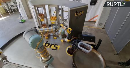 Oto pierwszy na świecie robot do robienia… paelli. Gwarantuje perfekcyjne danie za każdym razem