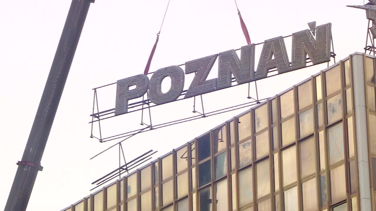 W Poznaniu rozbierają słynny biurowiec. Neon trafi do muzeum