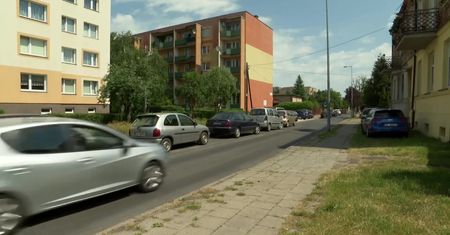Ośmiolatka z poważnymi obrażeniami. Rodzice twierdzą, że na ulicy zaatakowała ją nieznajoma kobieta