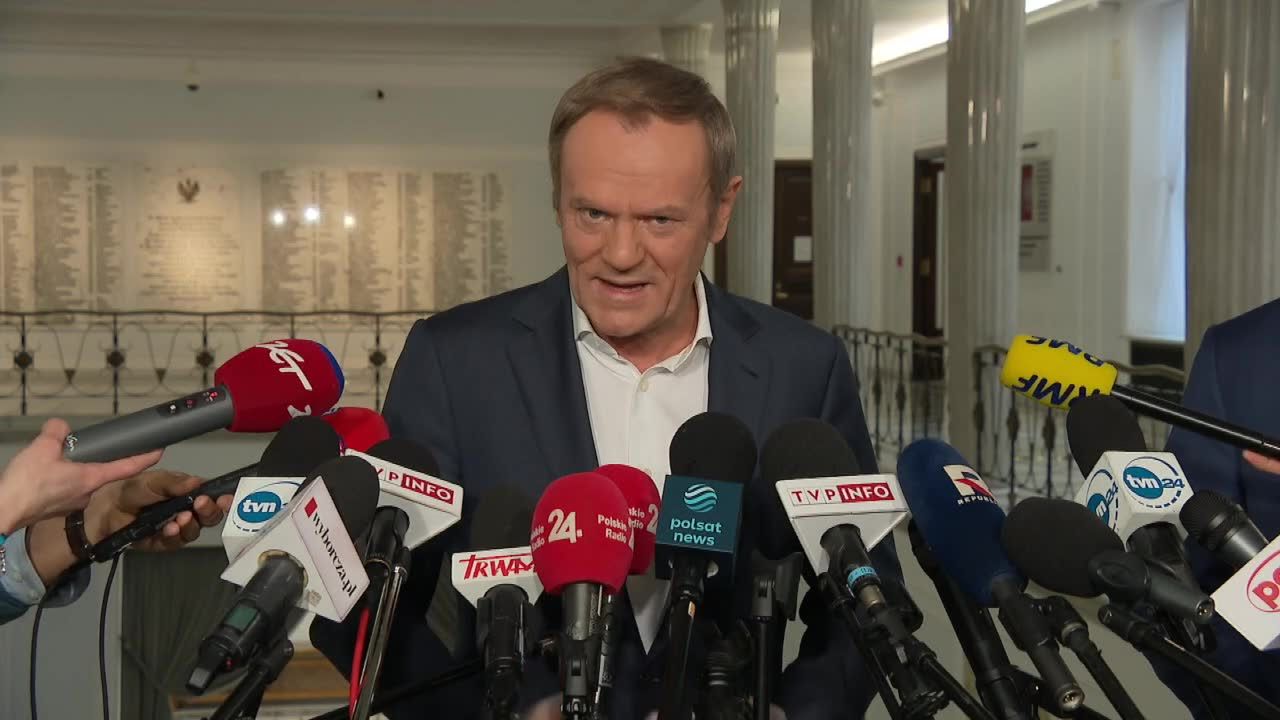 Tusk o Orbanie: Najbliższy przyjaciel polityczny Kaczyńskiego pije z Putinem szampana na Kremlu