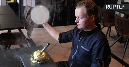 Najdroższy burger na świecie. Co jest w środku?