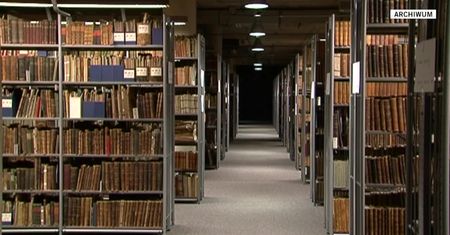 Z Biblioteki Uniwersytetu Warszawskiego zginęły cenne woluminy. Rektor poinformował o zwolnieniu dyrektorki