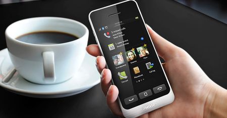 Telefon stacjonarny udający smartfona