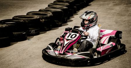 Augustów: tragedia na gokartach. Pojazd wkręcił włosy 17-latce