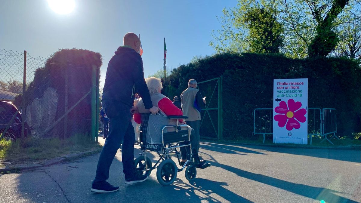 Twitter / Monza / Na zdjęciu: punkt szczepień na torze Monza