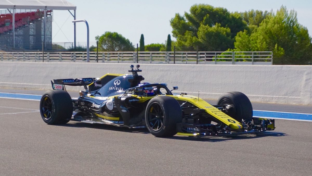 Siergiej Sirotkin podczas testów opon