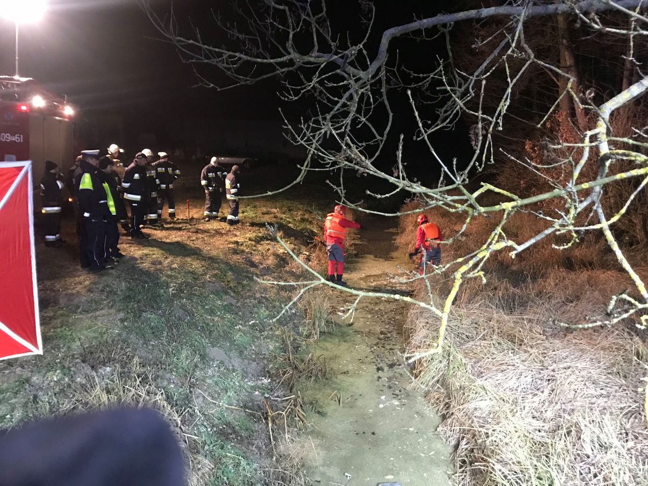 Martwy leżał pod lodem