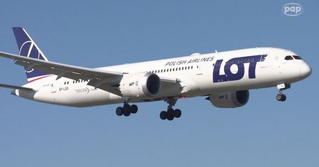 Praca w PLL LOT: poszukiwany personel pokładowy