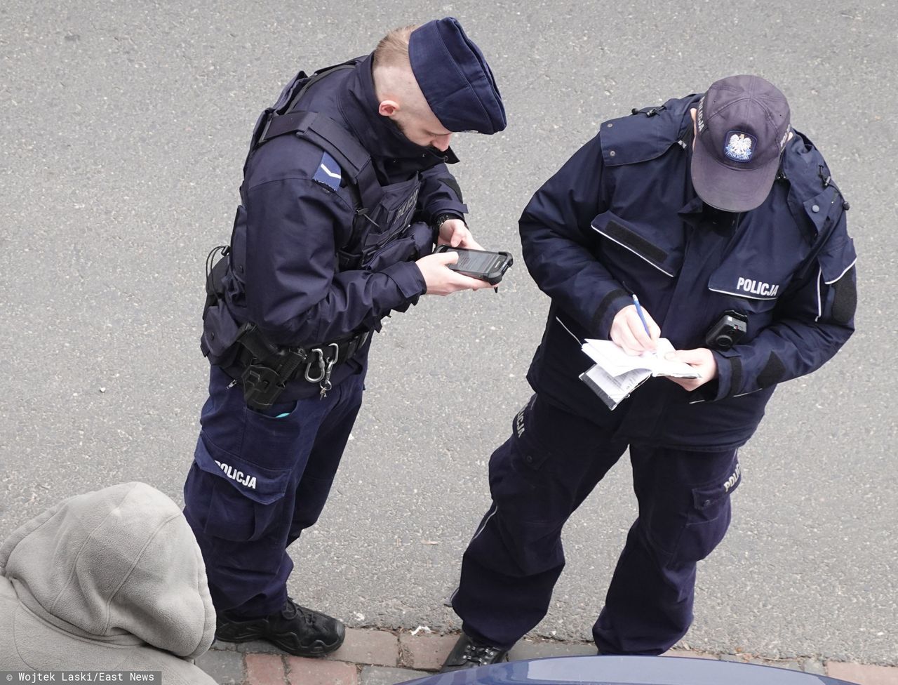 Agresywna kobieta pogryzła policjanta. Grożą jej 3 lata więzienia