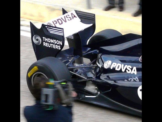 Williams Cosworth FW33 - tylny spojler