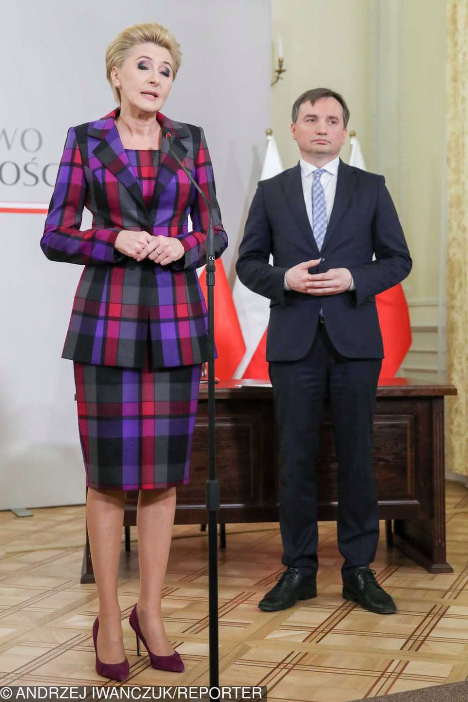 Agata Duda w kolorowej garsonce objęła honorowy patronat nad budową kliniki Budzik