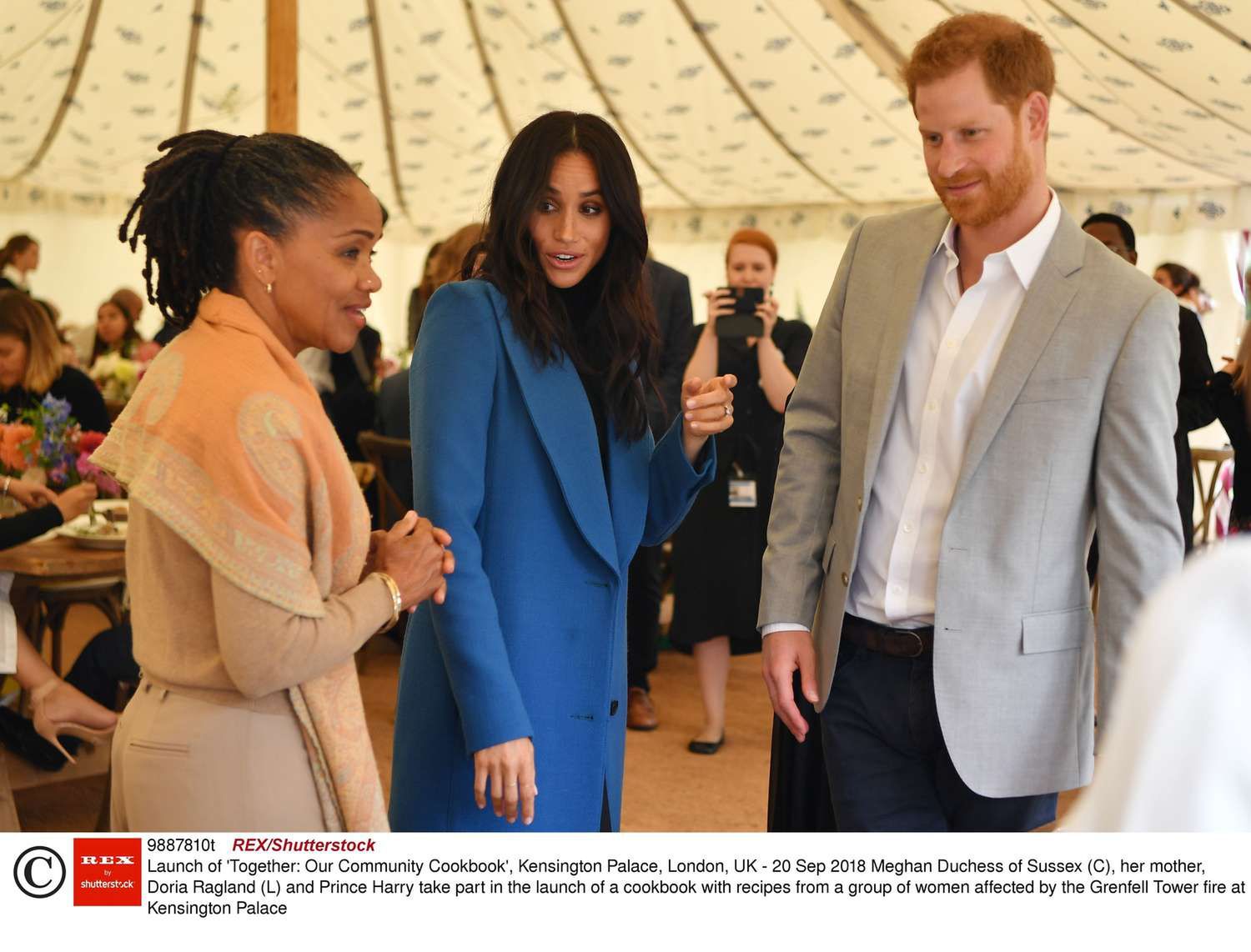 Meghan Markle z matką Dorią Ragland i księciem Harrym promują charytatywną książkę kucharską