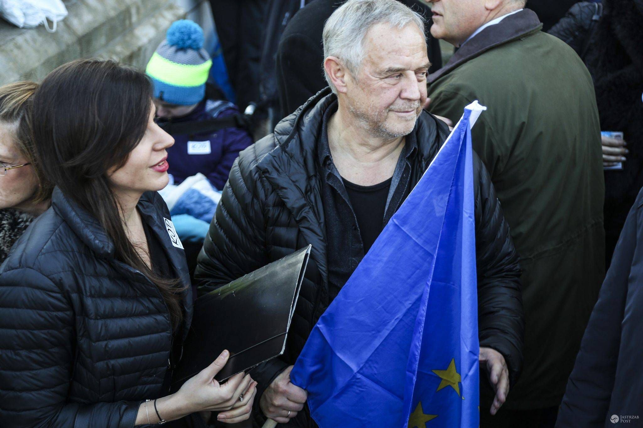 Marek Kondrat z żoną Antoniną Turnau na manifestacji w Krakowie fot. eastnews.pl