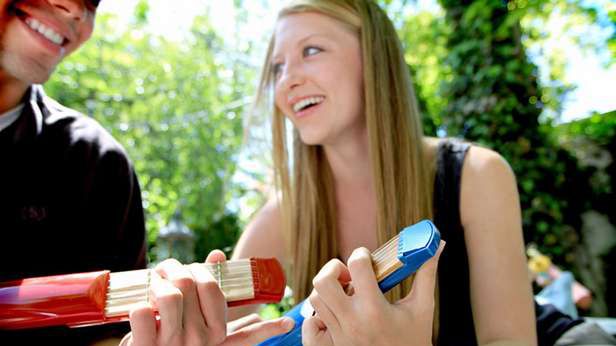 Kieszonkowa gitara. Twoja przepustka do panteonu gwiazd muzyki 1