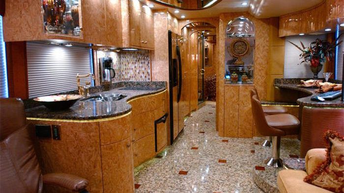 Patrzycie właśnie na wnętrze autobusu 1