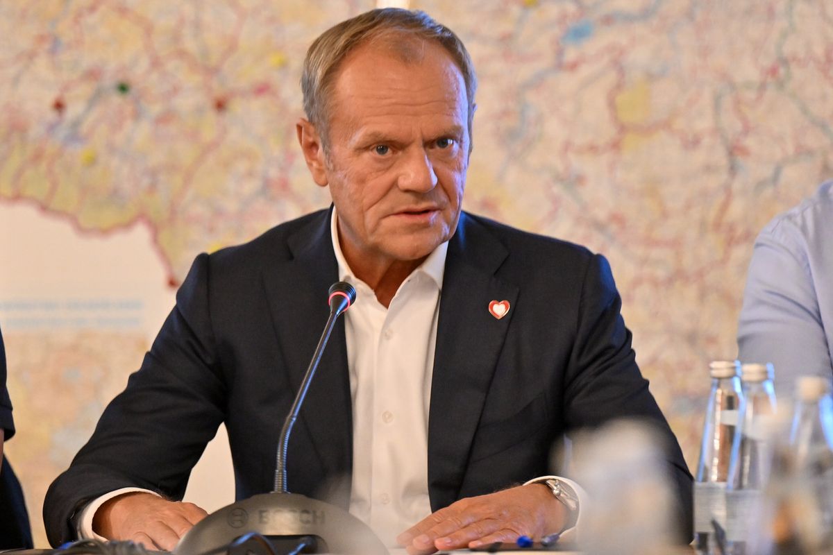 Zgony w czasie powodzi. Donald Tusk odnosi się do plotek