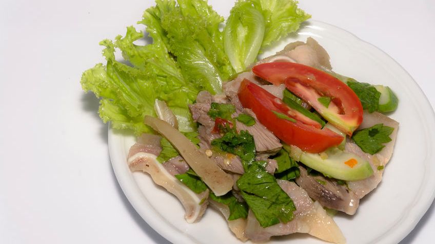 Mrożone uszy wołowe gotowane na wolnym ogniu