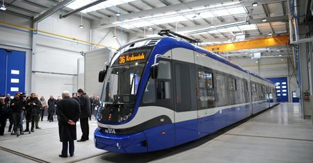 Pesa rezygnuje z walki o tramwaje dla Krakowa. Tym razem ostatecznie
