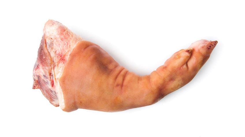 Surowa noga wieprzowa