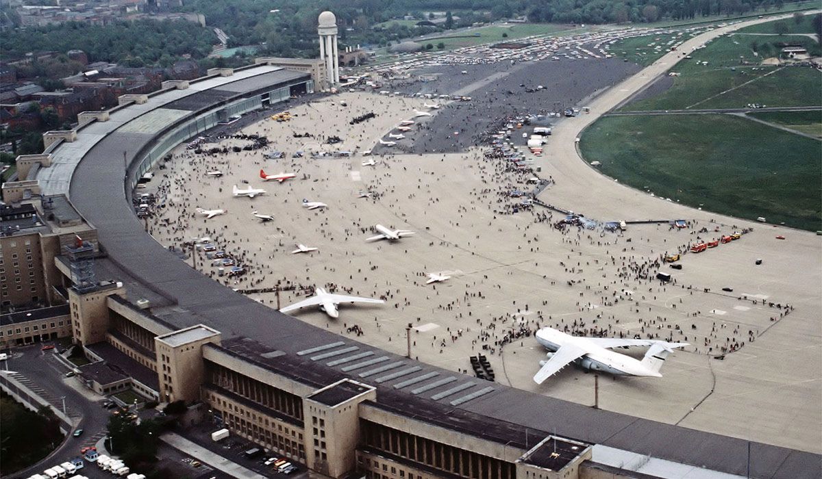 Ucieczka do Tempelhof. Porwania samolotów w PRL