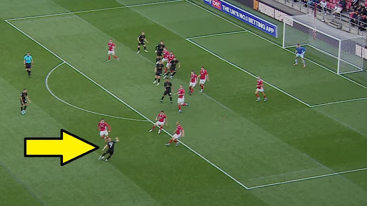 YouTube / Oxford United / Na zdjęciu: Przemysław Płacheta strzelił cudownego gola w meczu z Bristol City