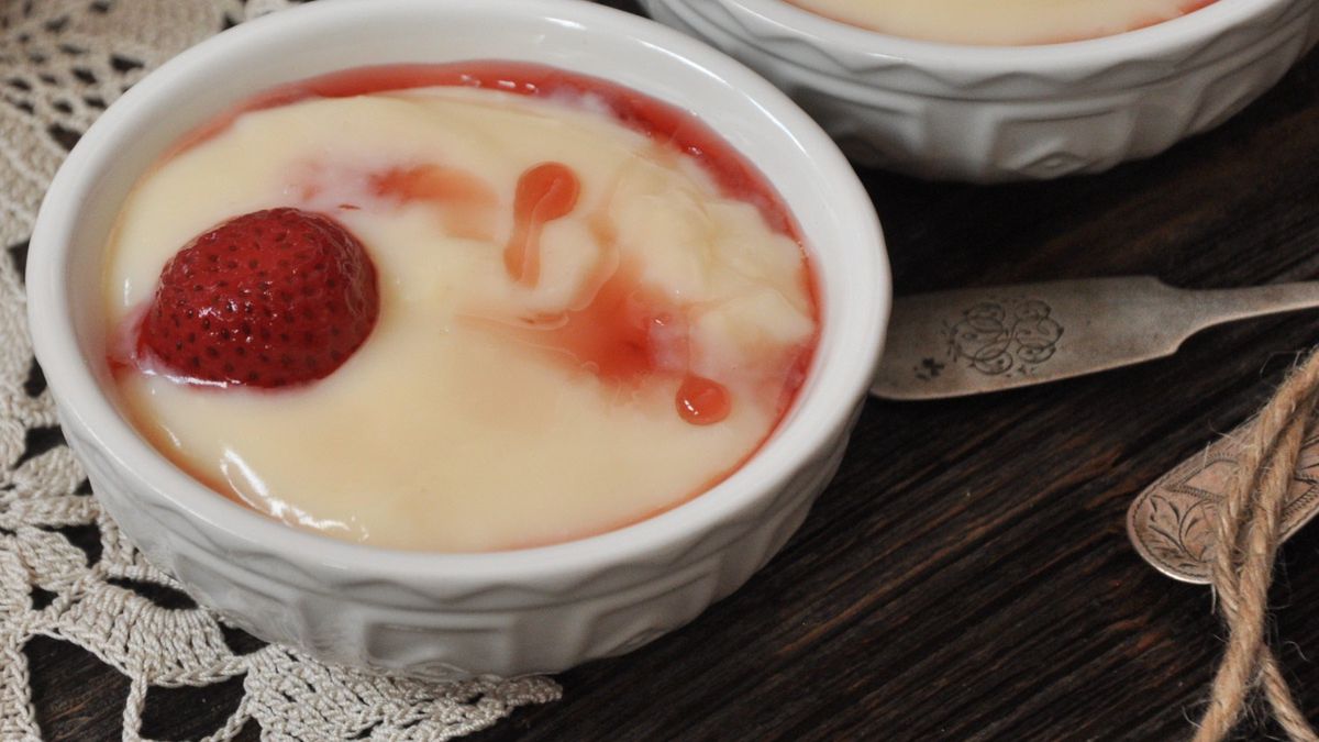 Deser z kremem budyniowym