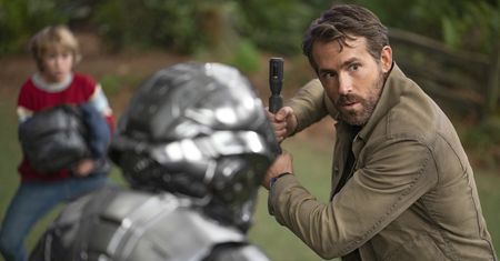 Netflix udostępnił zwiastun filmu Projekt Adam z Ryanem Reynoldsem