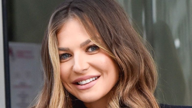 Lewandowska pręży się w bikini. Pokazała wyrzeźbiony brzuch