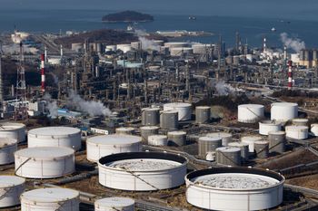 Zmowa cenowa na rynku paliw? Wielka akcja śledczych w Korei Płd.