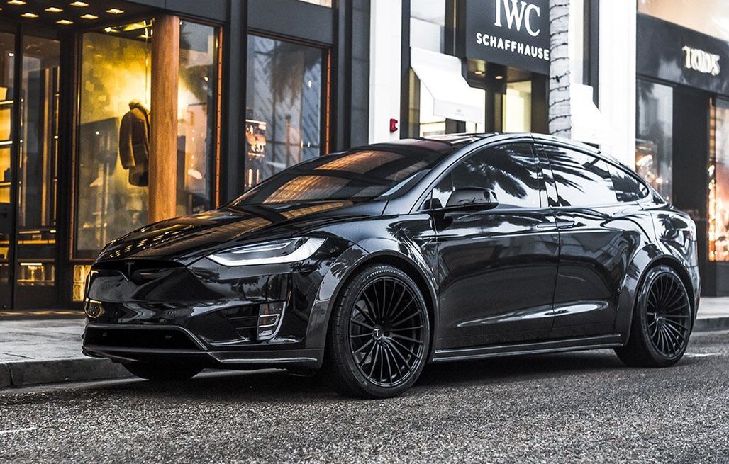 Tesla Model X T-Sportline. Elektryzujący projekt