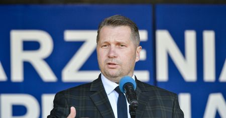 Czarnek przyznaje: program PiS napompował ceny mieszkań