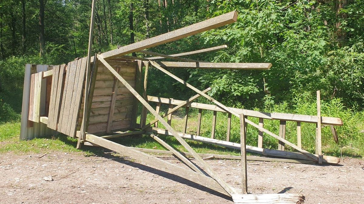 Ambony zostały wywrócone