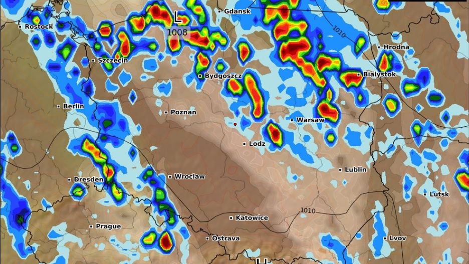 Pogoda. Synoptycy IMGW zapowiadają mokry poniedziałek. Są ostrzeżenia