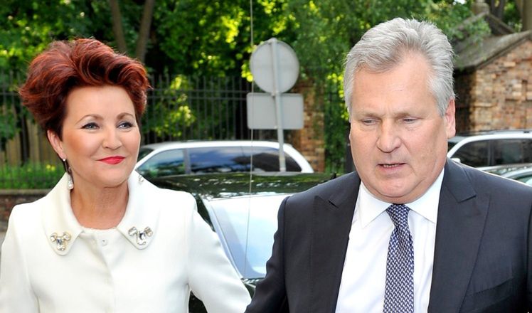 Aleksander Kwaśniewski dziękuje żonie i córce za wsparcie po operacji