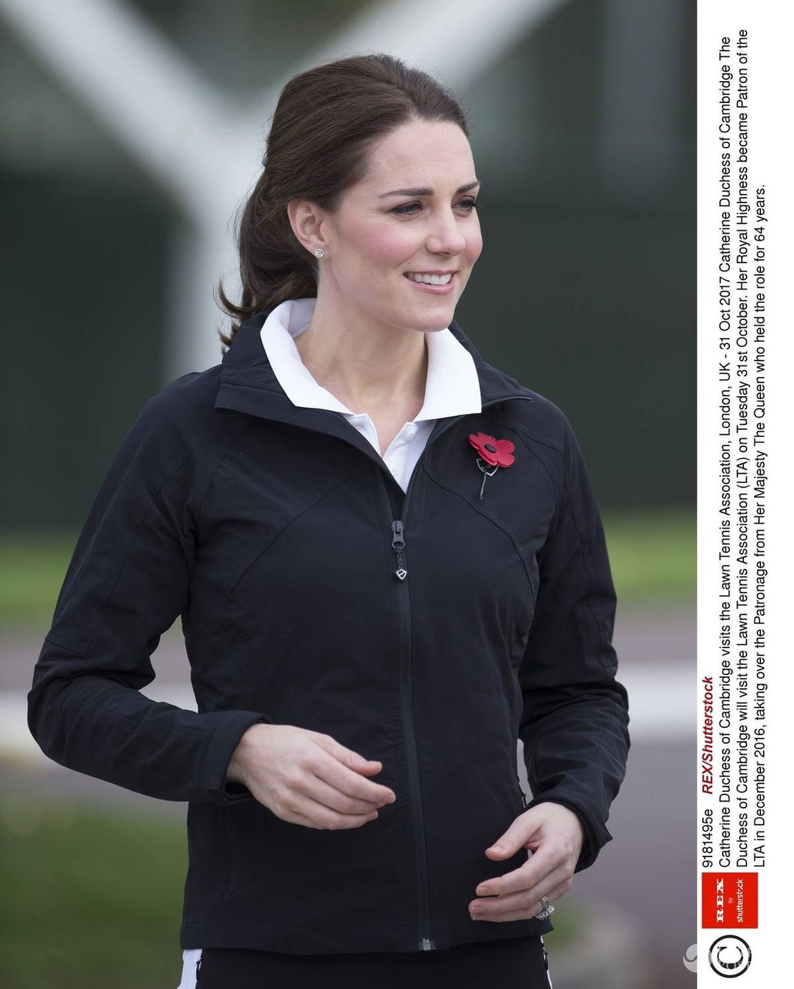Ciężarna Księżna Kate w czarnym dresie