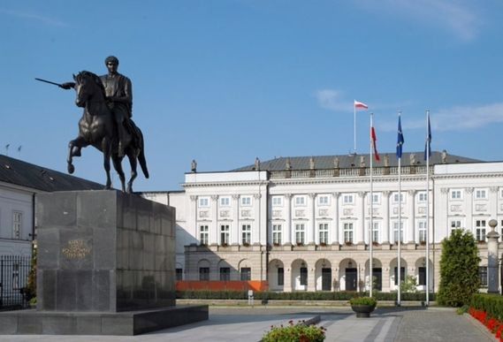 Sasin chce „przesunąć” pomnik Poniatowskiego sprzed Pałacu Prezydenckiego, aby postawić tam pomnik Lecha Kaczyńskiego?