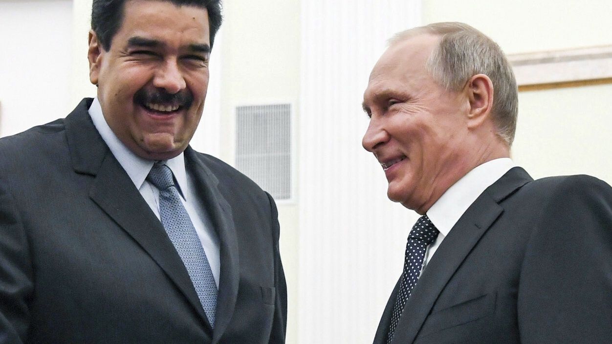 Prezydent Wenezueli Nicolas Maduro oraz prezydent Rosji Władimir Putin. Sympatia obu krajów jest duża, ale Wenezuela ma szansę wrócić do gry po latach gospodarczego wykluczenia 