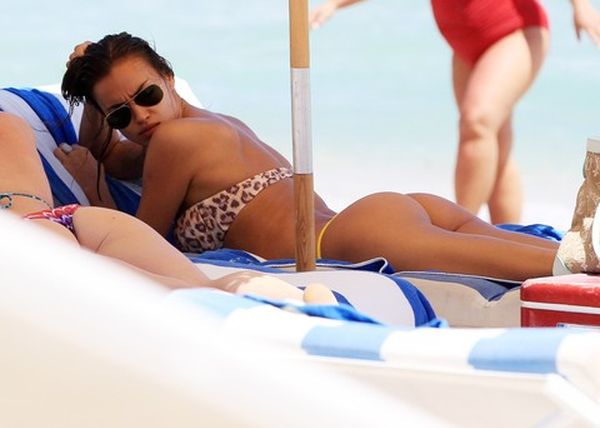 Irina Shayk na plaży