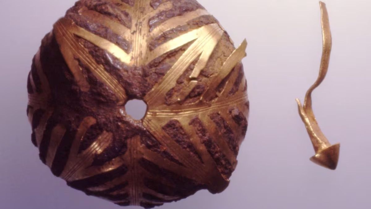 Rękojeść ze Skarbu Villeny wykonana z żelaza z meteorytu, która tworzy wizerunek gwiazdy