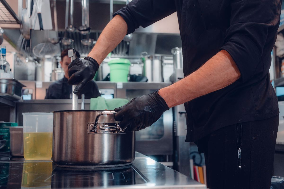 Zamówienie zupy w restauracji może być ryzykowne. Mało kto zdaje sobie z tego sprawę