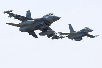 Nowa wojna z udziałem F-16. Atakują cele w Azji
