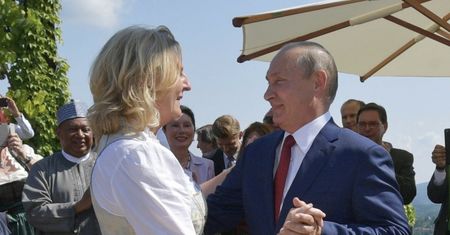 Skandal w Austrii. Wyszło na jaw, co Putin podarował szefowej MSZ