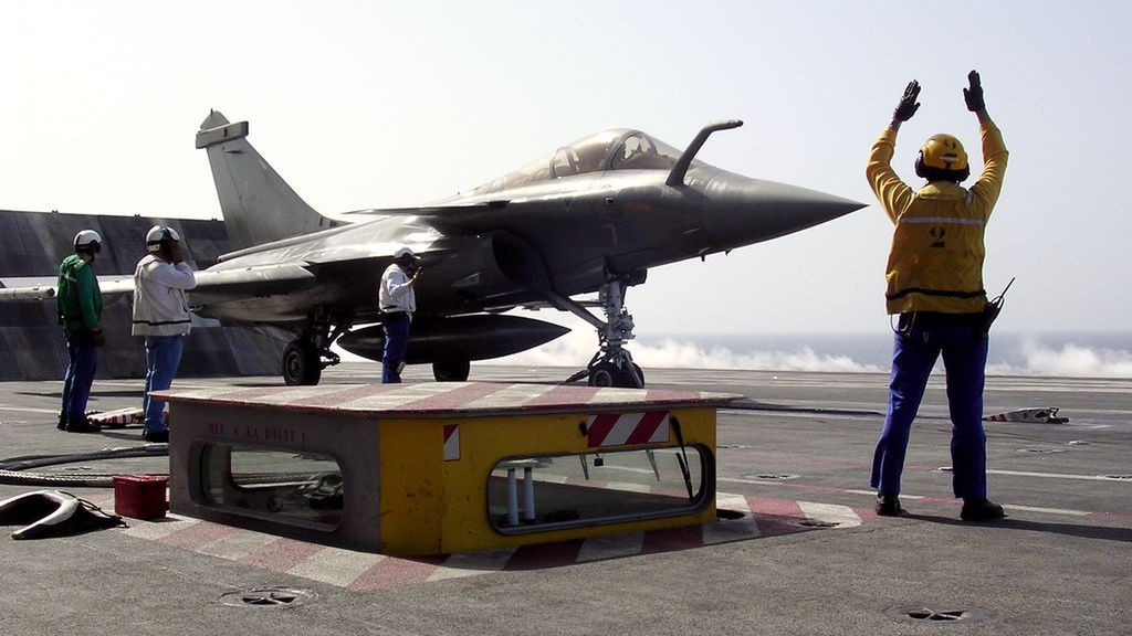 Rafale M na pokładzie lotniskowca Charles de Gaulle