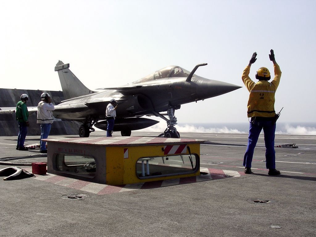 Rafale M on the deck of the aircraft carrier Charles de Gaulle