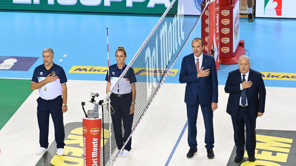 Getty Images / Roberto Bartomeoli/LiveMedia/NurPhoto / Na zdjęciu: prezydenci Serie A i Włoskiej Federacji Piłki Siatkowej (po prawej)