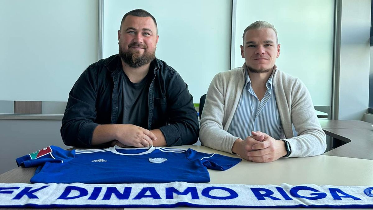 Twitter / Twitter / Bałtycki Futbol / Władysław Szapowałow / Na zdjęciu: Mariusz Strojczyk (z lewej)