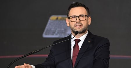 Ani przed prokuraturą, ani przed komisją. Obajtek zamieścił wpis