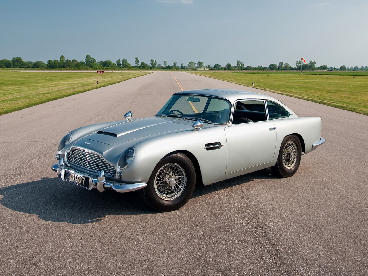 Aston Martin DB5 James Bond Edition